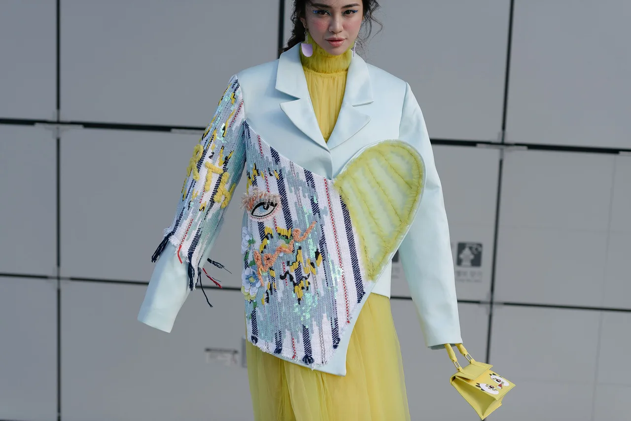 Thiên Nga được vinh danh trên Vogue với trang phục ấn tượng. Ảnh: Alex Finch