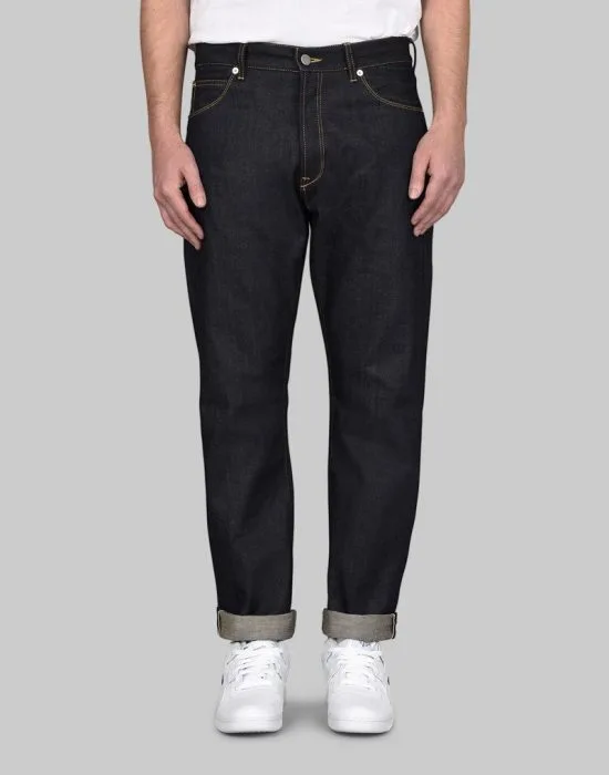 xu huong denim - denim dang bootcut - elle man 8