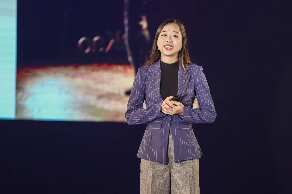 khanh ha-blue venture award-elle man-1219