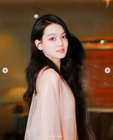 my nu Trung Quoc lai elle man 16