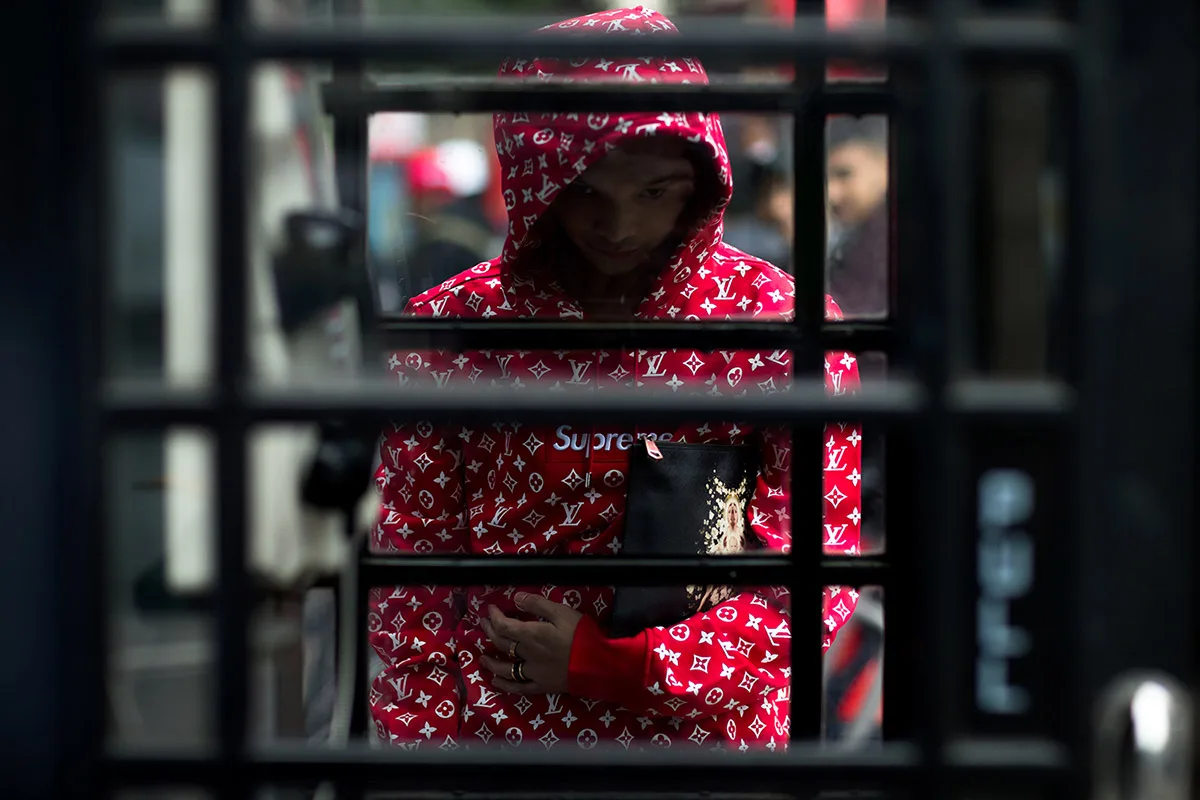 louis vuitton x supreme - london - elle man 16