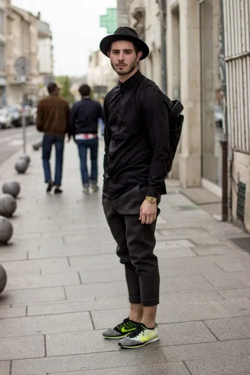 phong cach thoi trang all-black - sac to den - elle man 2