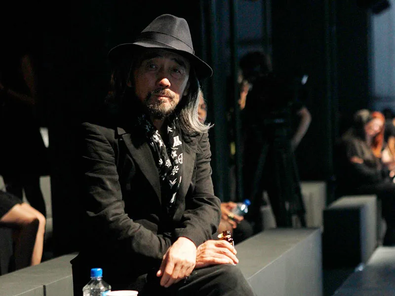 NTK Yohji Yamamoto: Xấu xí, bẩn thỉu đôi khi lại rất đẹp