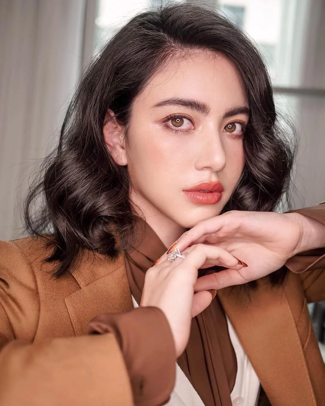 diễn viên thái - cận cảnh nhan sắc của mai