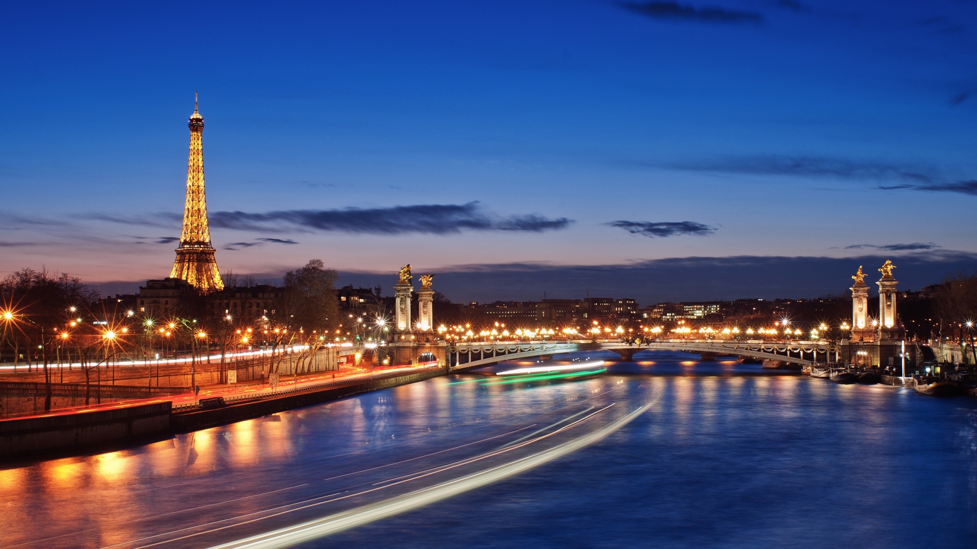 kinh nghiem du lịch paris 4 elle man