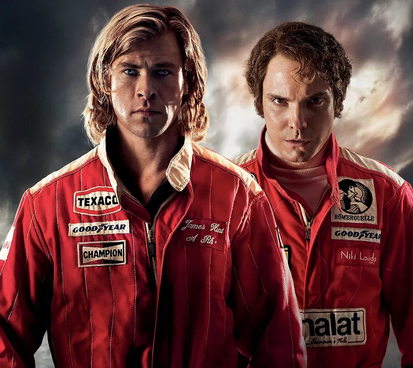 Chris Hemsworth và Niki Lauda trong phim “Rush” (2013)
