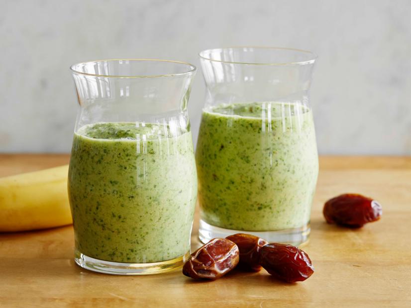 nước sinh tố từ rau chân vịt và nho