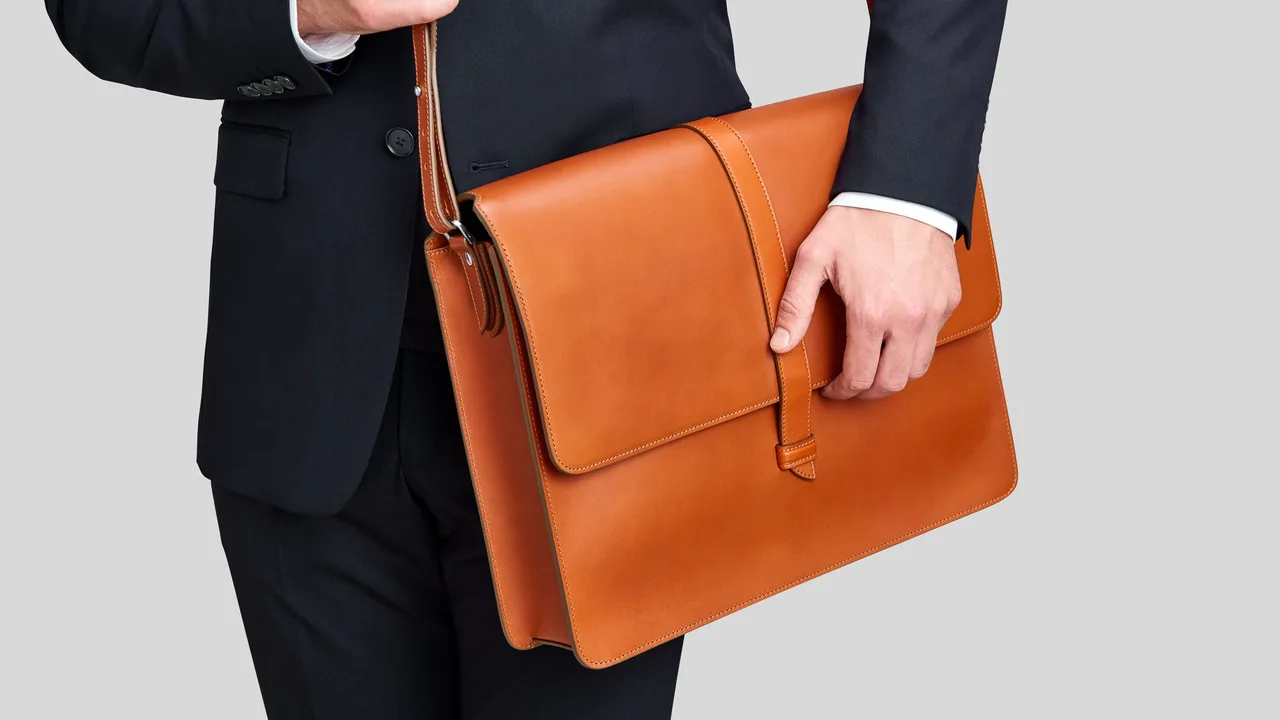 tui xach - messenger bag - Carl Friedrik