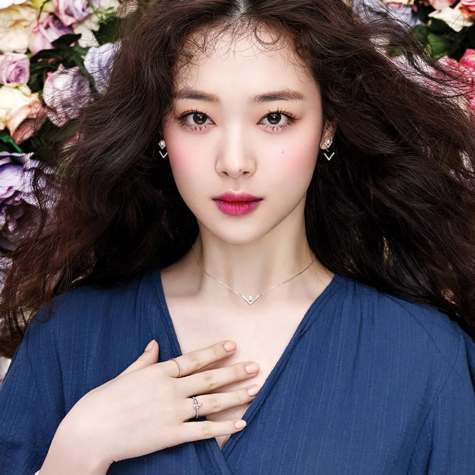 nữ ca si Sulli f(x)