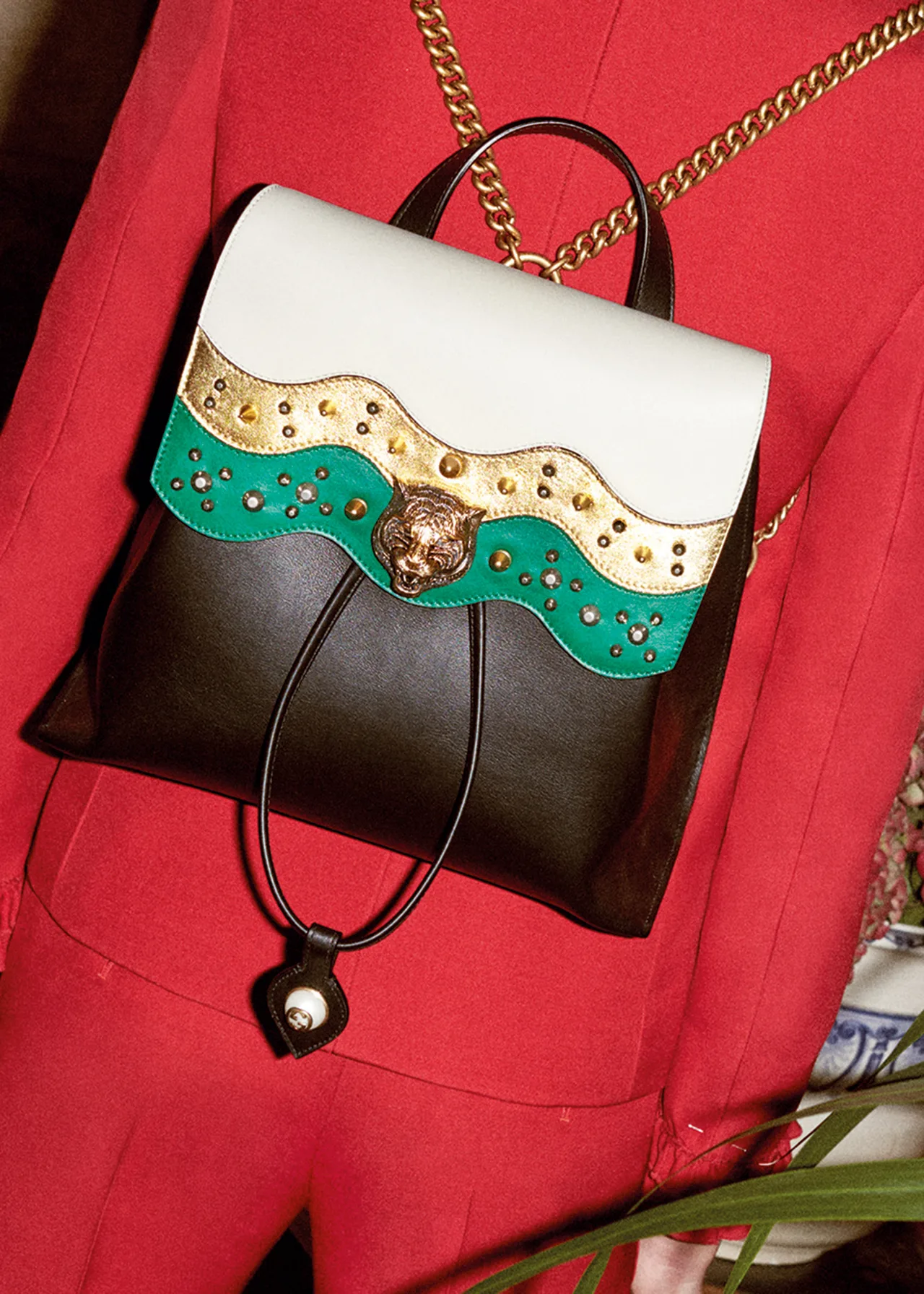 logo thuong hieu gucci - elle man 13