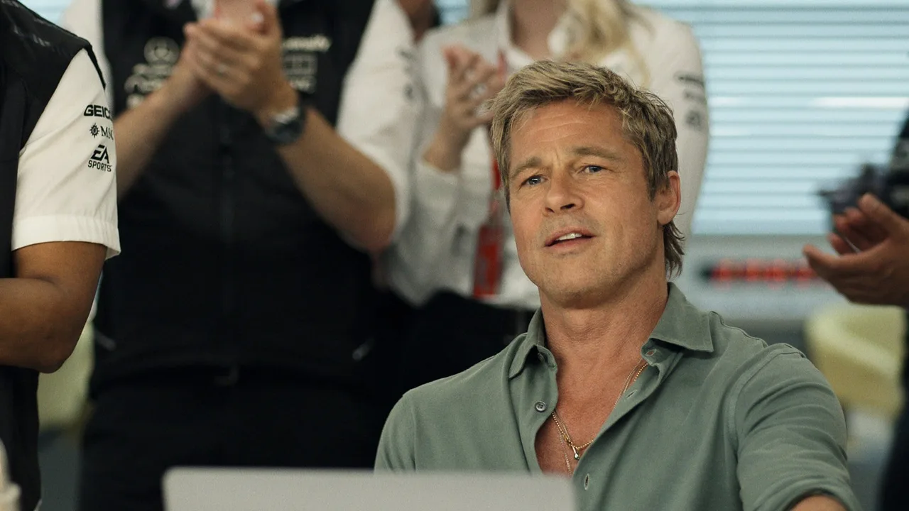 Brad Pitt ghi ấn tượng với phong thái lịch lãm
