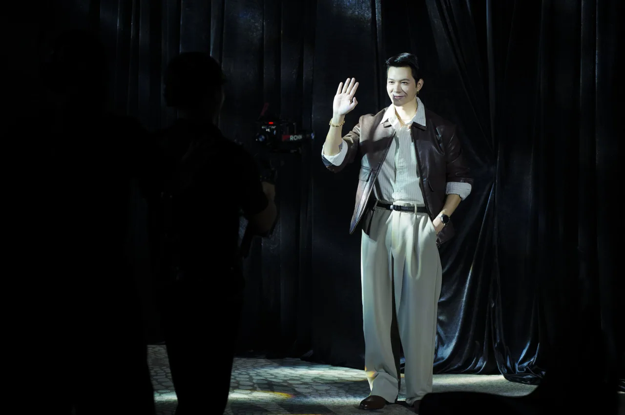 Anh Tú atus