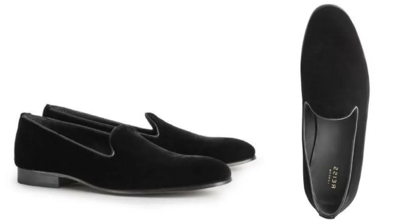 12 thuong hieu giay loafer nam Reiss velvet slipper black GBP 170 - elle man