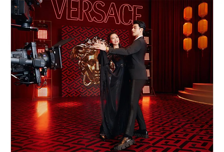 thiết kế hổ versace