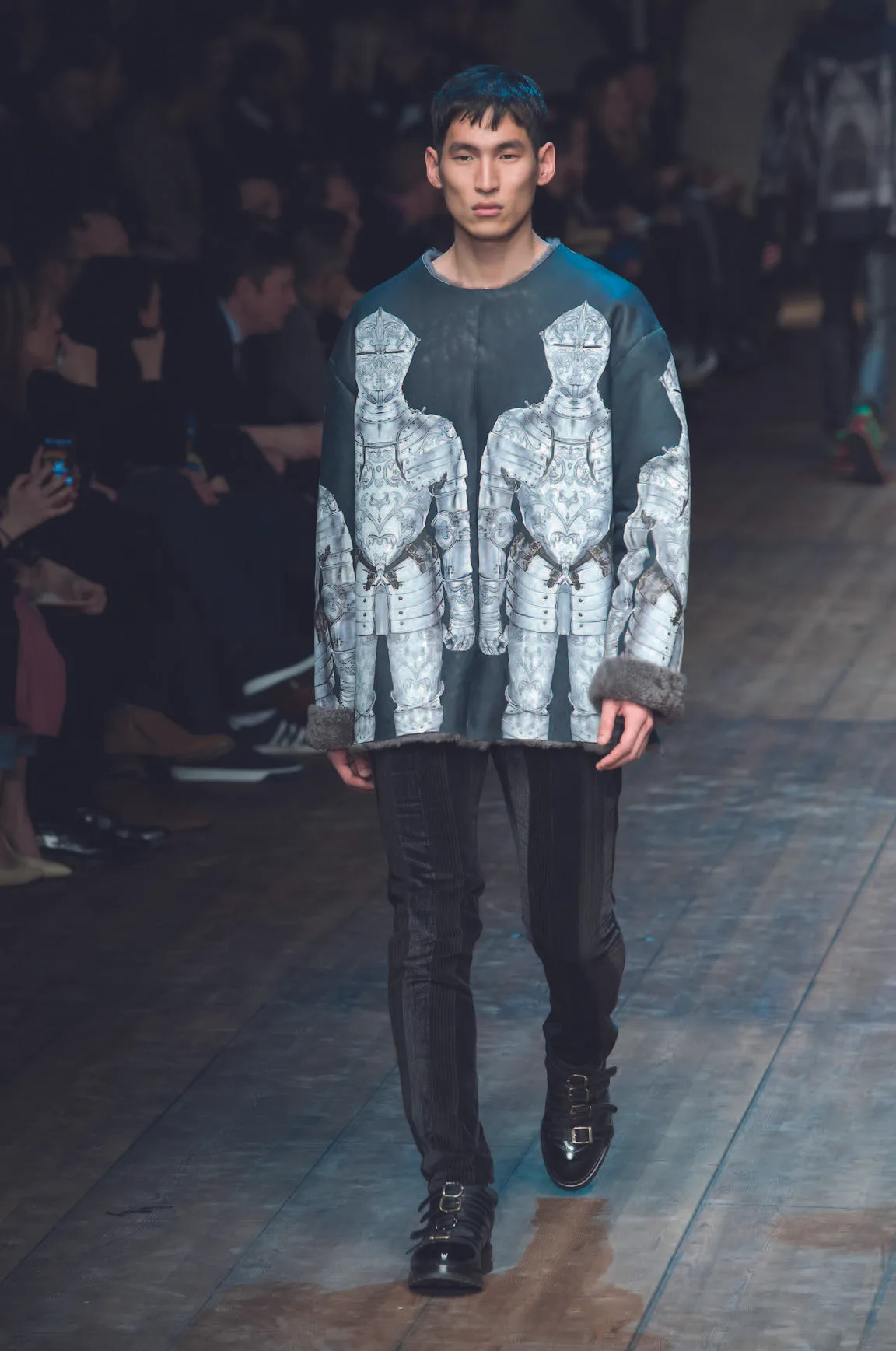 Áo khoác form dài Dolce & Gabbana Áo khoác form dài Dolce & Gabbana