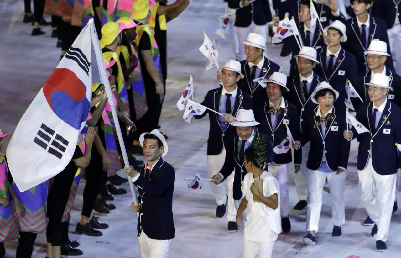 dong phuc dep tai Olympics Rio 2016 - han quoc 1 - elle man