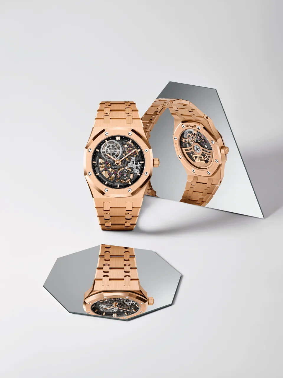 Royal Oak “Jumbo” Extra-Thin Openworked đề cao tính thẩm mỹ đương đại