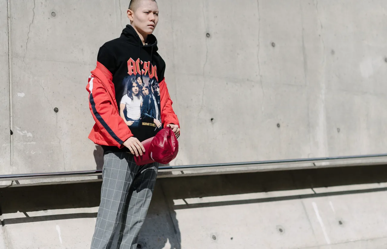Cac street style look tuyet dep tai Seoul Fashion Week Xuan He 2018 32
