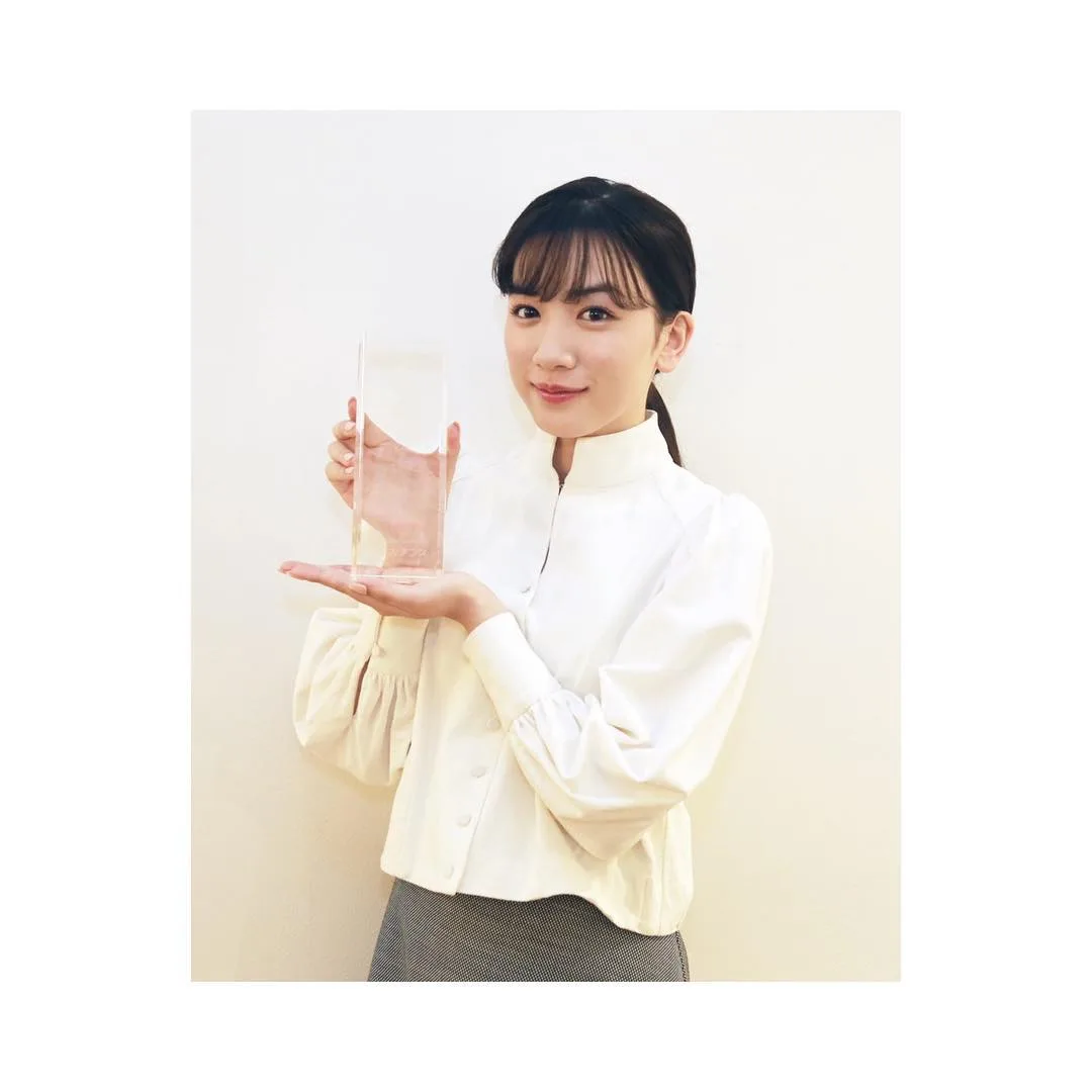 diễn viên nhật - mei đoạt giải