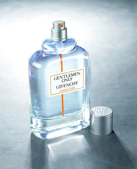 nước hoa nam mùi gỗ: Givenchy Gentlemen Only Casual Chic.