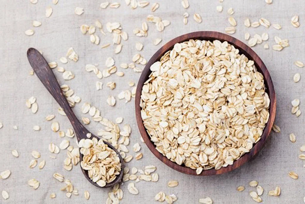 Yến mạch có rất nhiều chất xơ, giúp giải phóng năng lượng vào máu nhanh. Photo: Health