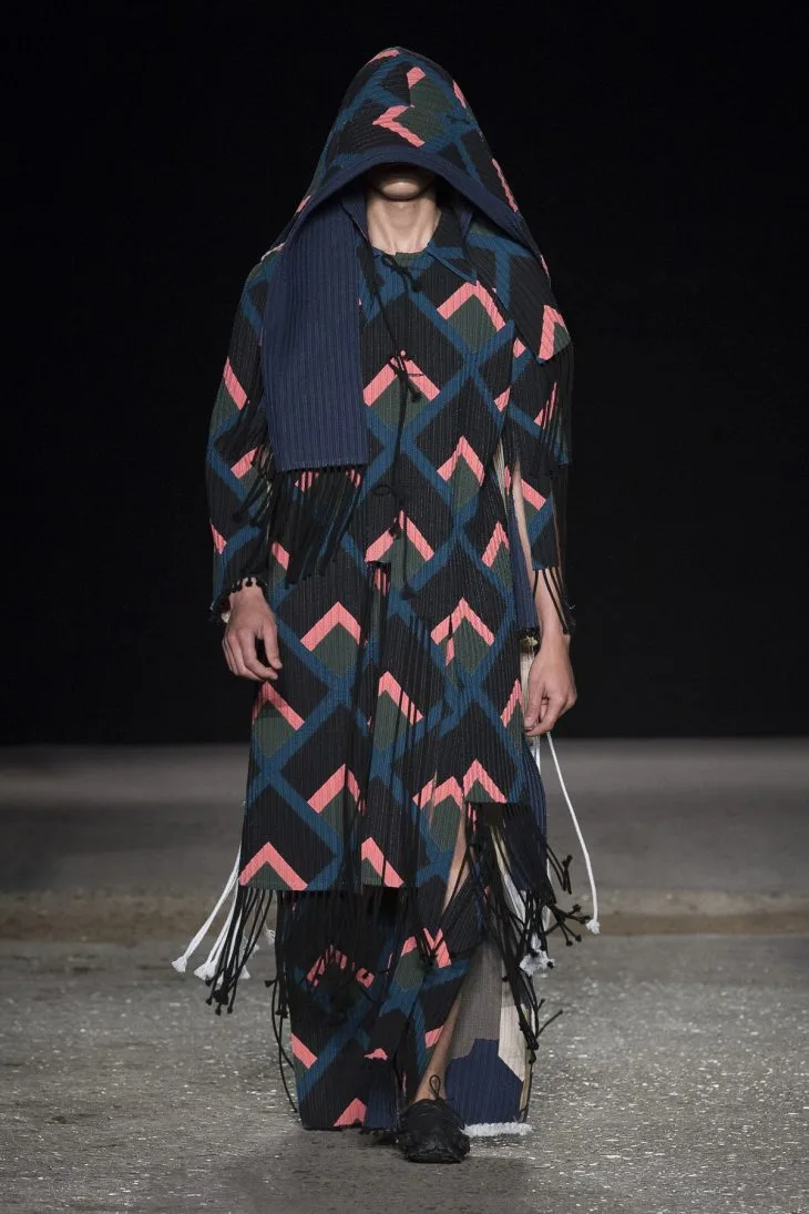 10 bộ sưu tập hàng đầu dành cho nam trong Tuần lễ thời trang 2018 craig_green_look_20_menswear_spring_2018