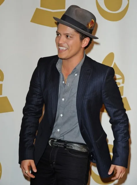 Bruno Mars và mũ đẹp cho nam Trilby Bruno Mars và mũ đẹp cho nam Trilby