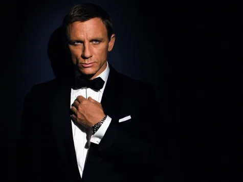 Tuxedo được diện bởi Daniel Craig