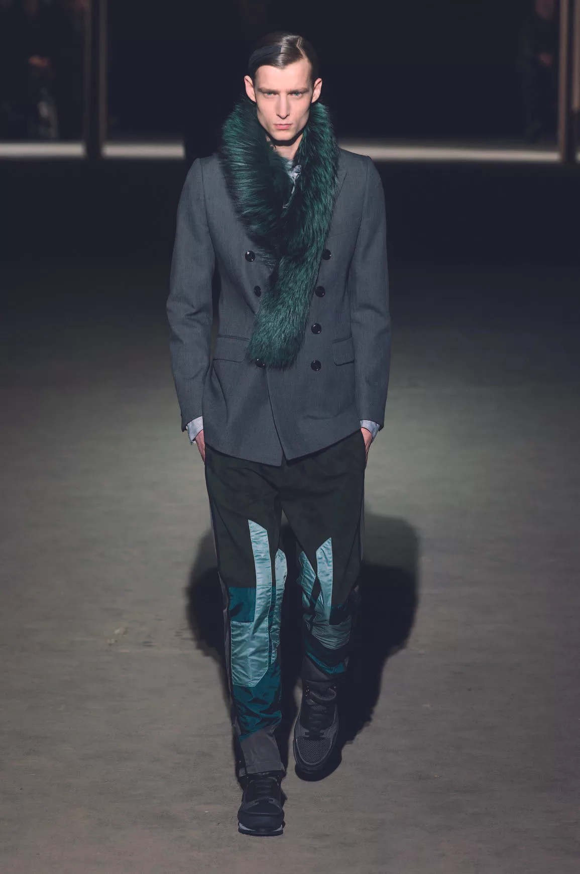Áo vest lông thú Dries Van Noten
