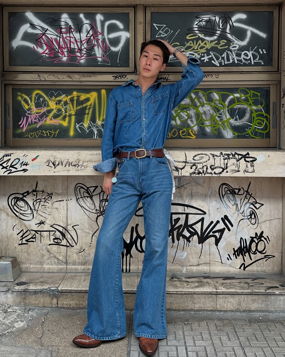 Quần jeans ống loe