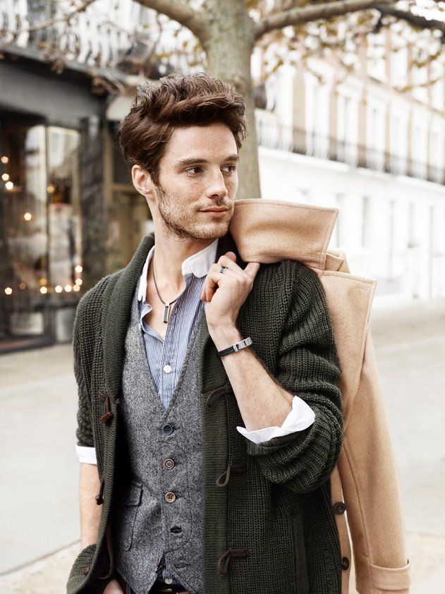 Phong cách thời trang Layering với áo khoác Cardigan ngoài áo Gile
