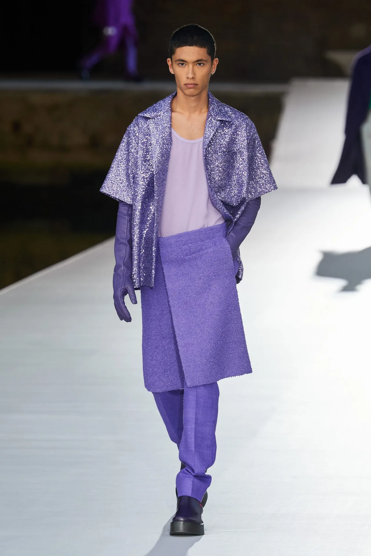 phoi do pantone 2022 - elle man - 0122 - lv prefall 22 1