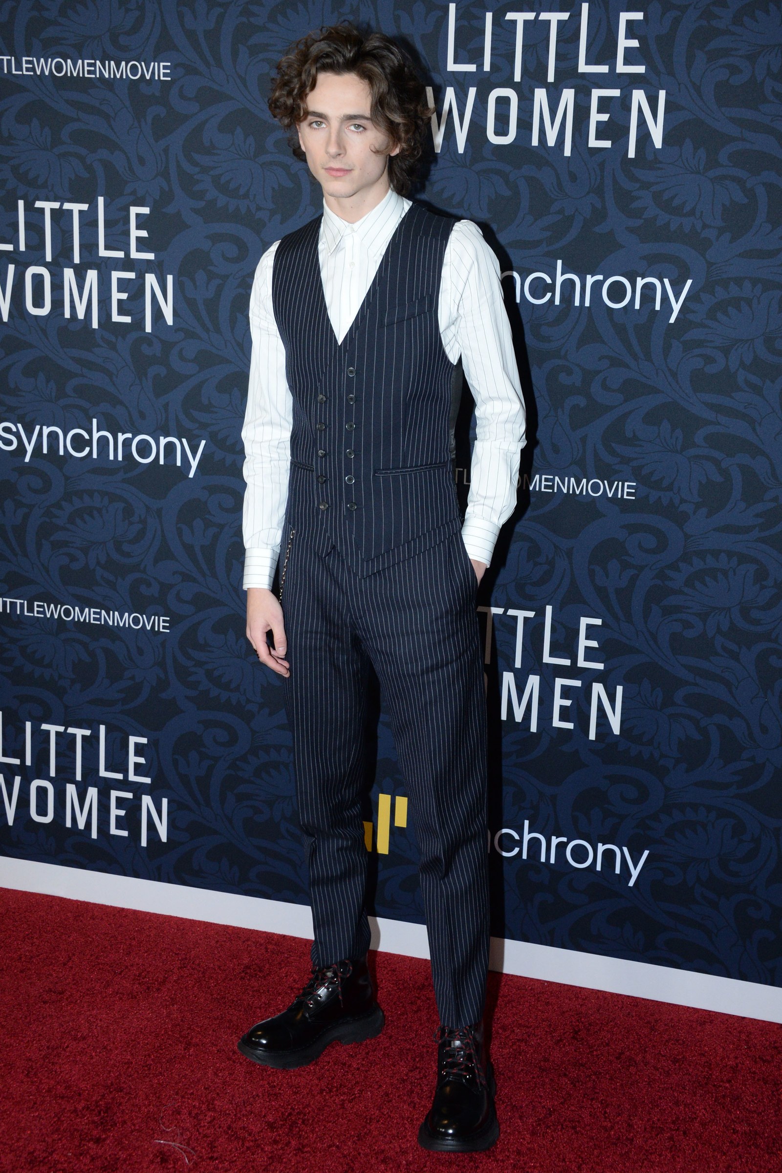 diễn viên Timothée Chalamet - sao mặc đẹp tuần 2 tháng 12