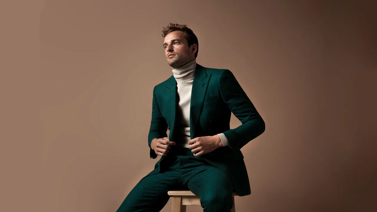 suit xanh la_cach an mac dep_elle man_0320