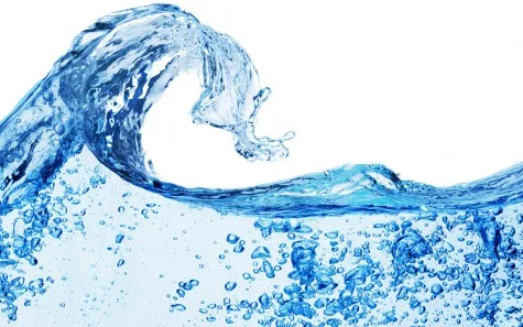 Bạn nên uống ít nhất 2L nước mỗi ngày
