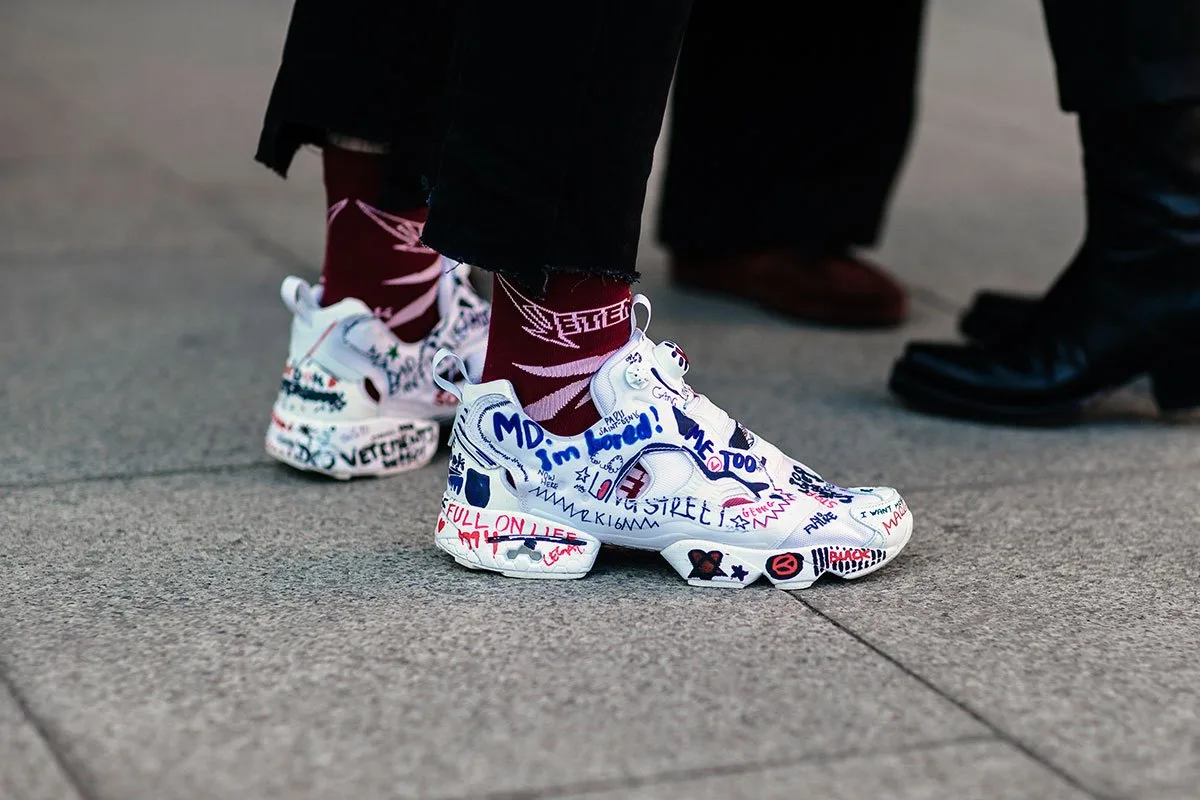 giay the thao ugly sneakers - instapump fury vetements - elle man