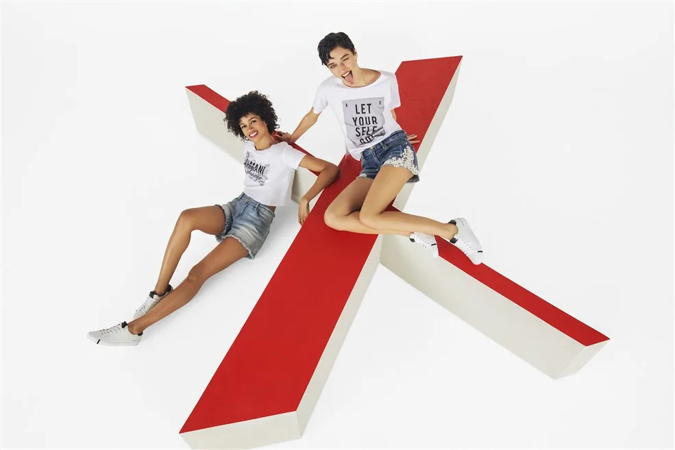 uu dai mua He 2018 - elle man - Armani Exchange 1