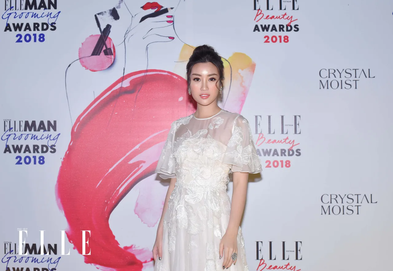 ELLE Beauty Awards 2018 - ELLE Man hoa hau Do My Linh