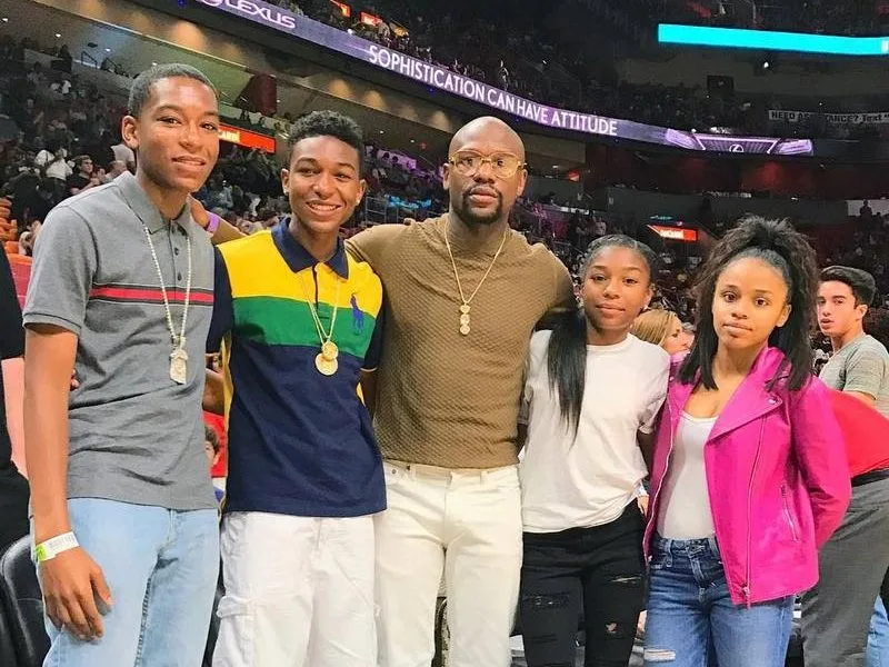Floyd Mayweather: Nỗi buồn của một ông hoàng
