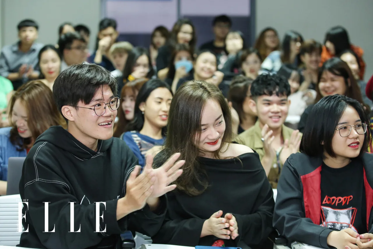 elle fashion road trip 2018 - dai hoc hoa sen - elle man13