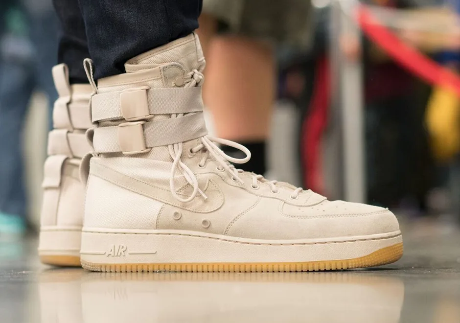 Soi dàn sneaker tại Sneaker Con Cleveland 2017 lớn nhất nước Mỹ