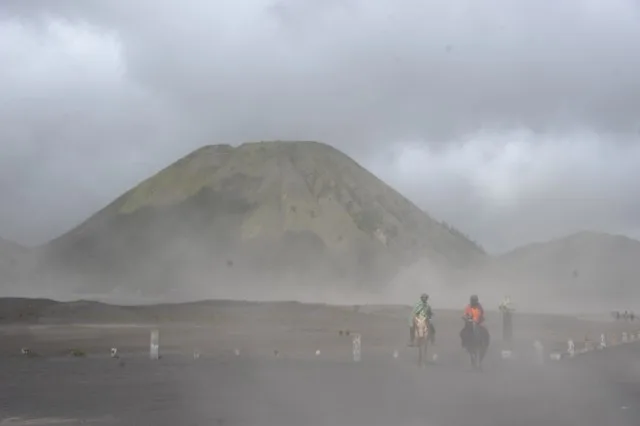 Đường đến núi lửa Bromo ở Indonesia