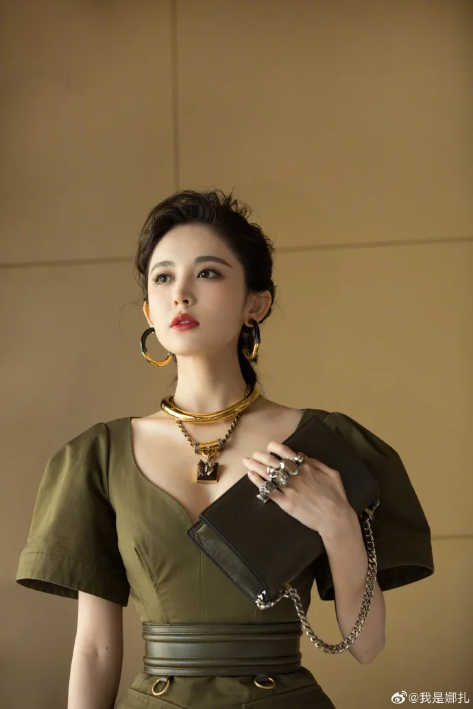 mỹ nhân tân cương - cận cảnh nhan sắc của cổ lục na trát