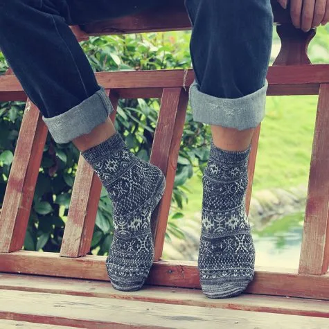 Cach phoi do Men Christmas Socks