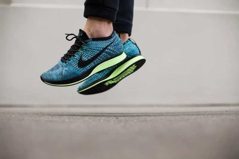 5 kieu giay the thao - runner - Nike Flyknit Racer - elle man