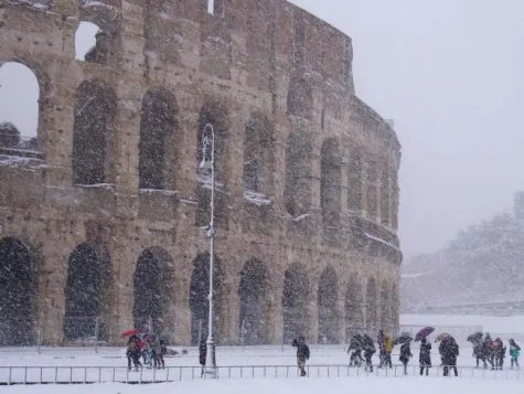 Gây ra trận bão tuyết vô cùng lớn như ở Rome