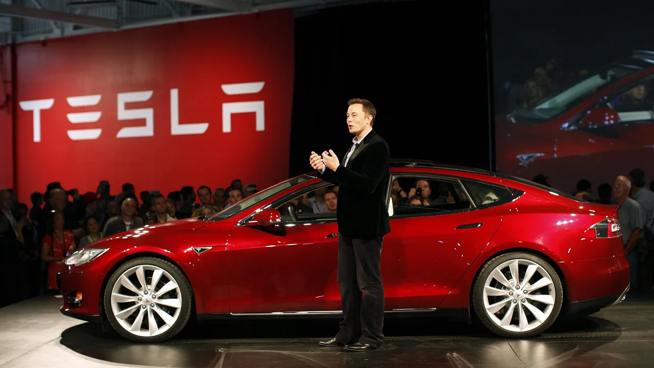 Elon Musk đầu tư cho tesla