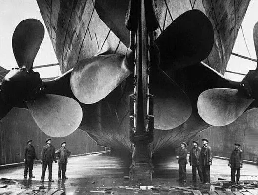 con tau titanic - elle man - 9
