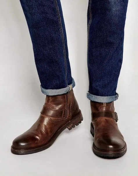Nếu không bạn có thể lựa chọn một đôi boots da mạnh mẽ Nếu không bạn có thể lựa chọn một đôi boots da mạnh mẽ
