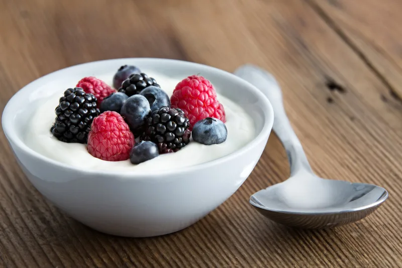 lam trang rang - yogurt - elle man